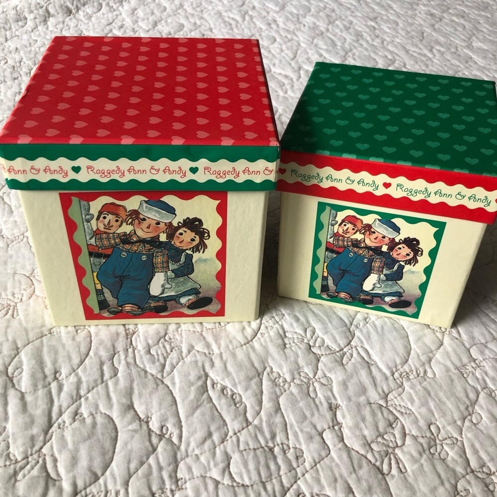 Vintage 1998 Raggedy Ann & Andy Set of Two Nesting Boxes.